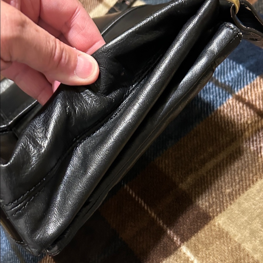Kelsi Dagger Black Leather Shoulder Bag - Picture 12 of 12